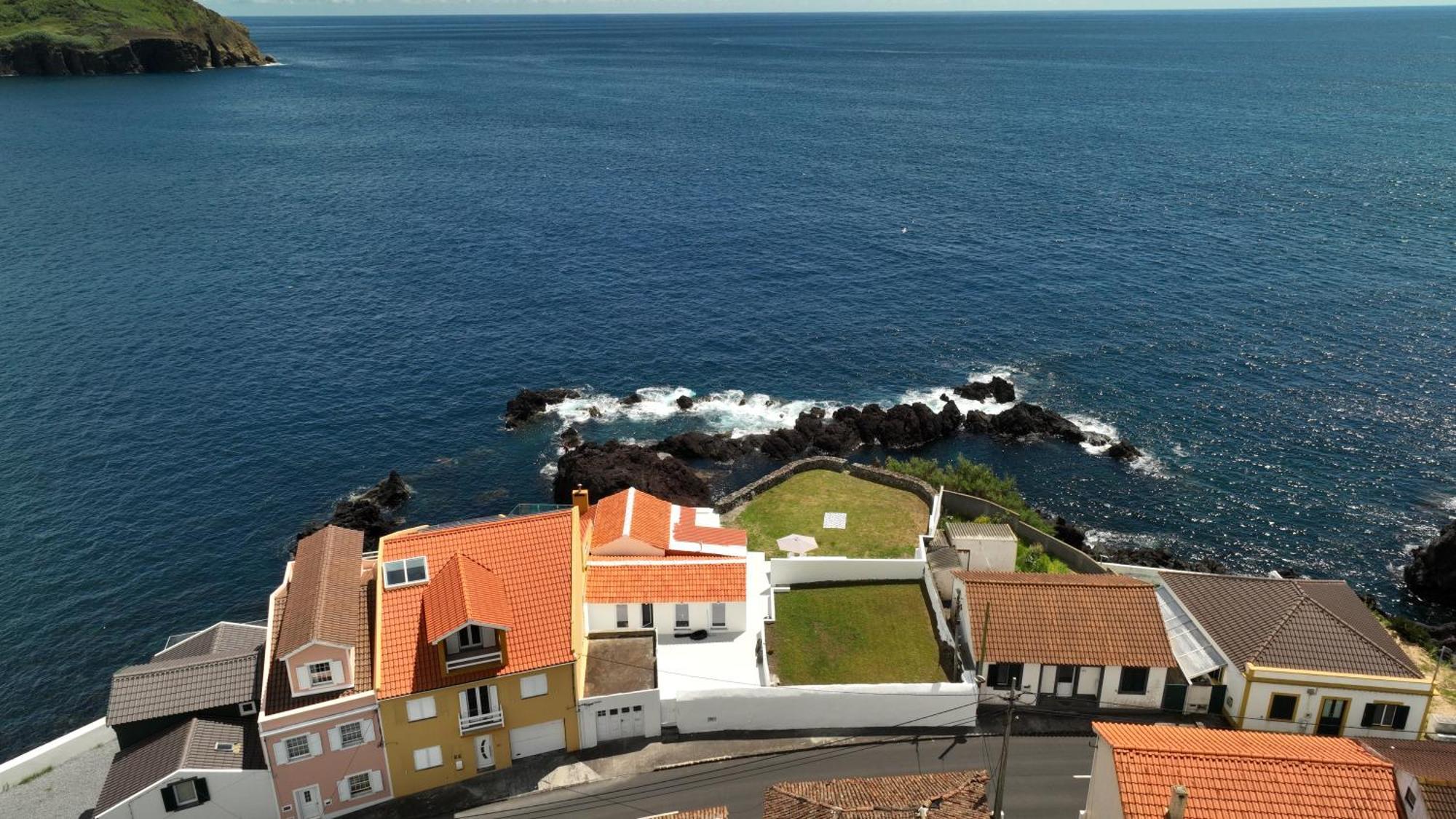 Cliff House, Azores Splendid Ocean View * Horta (Azores)